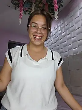 Emmasweet_Val live XXX chat