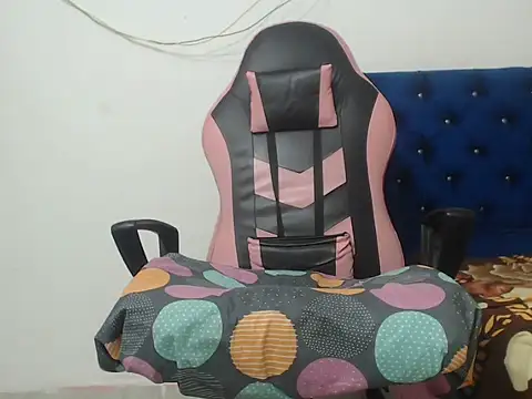 Živý XXX chat Estebanbigcock23