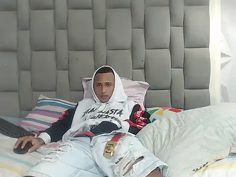 צ' אט XXX בשידור חי של supreme_badboy2