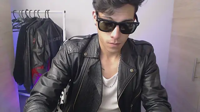 XXX chat uživo modela chomelo6