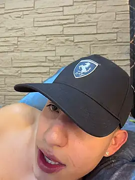 Chat +18 de Lander_Cruz ao vivo