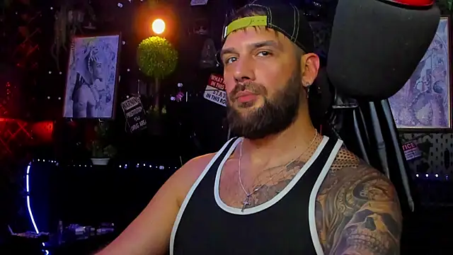 צ'אט XXX בשידור חי של LexHardy