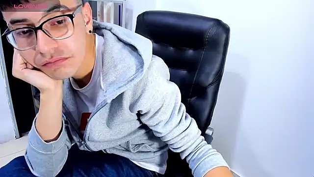 Chatroom XXX en direct de Alexx_bigcockk