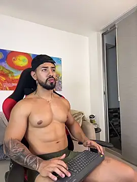 Ezzio_Scolaro's Live XXX Chat