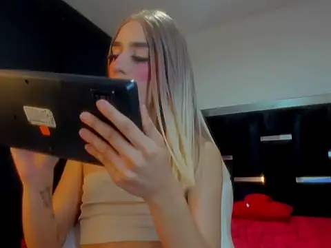 Chat +18 de Miranda_bigcock3 ao vivo