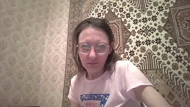 FayInessaKiss' Live XXX Chat