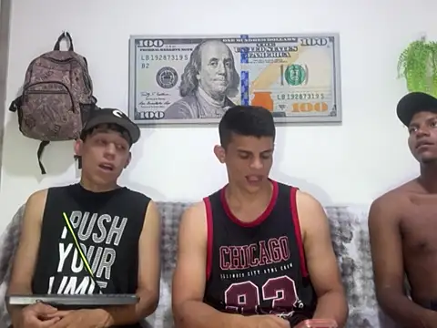 bully_boss' Live XXX Chat