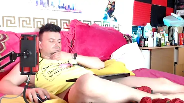 Chat XXX en directo de Hugec0ck007