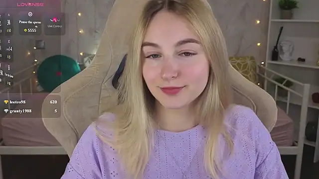Shy_Polly Chat XXX in diretta