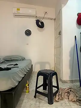 bigdick211292 Adlı Modelin Canlı XXX Sohbeti