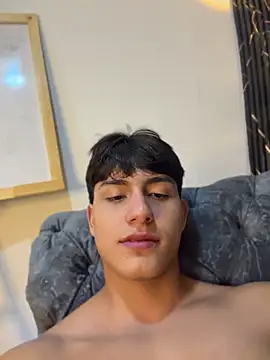 Chatroom XXX en direct de Lander_Cruz