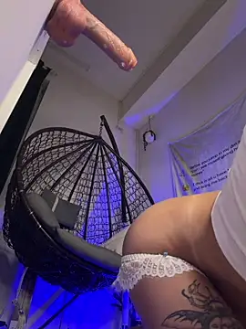 Chatroom XXX en direct de AriaVoss