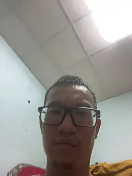 Exposedsian 在線直播表演