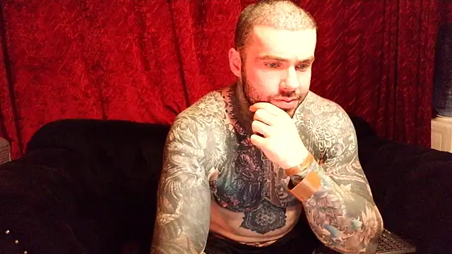 nathaniel_13 élő XXX-chatje