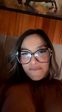 AliceStone19 Adlı Modelin Canlı XXX Sohbeti