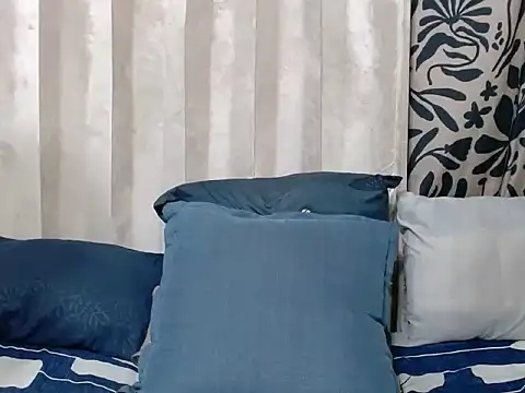צ'אט XXX בשידור חי של Sexynaughty23