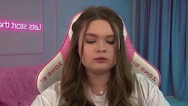 CrystalLyons Chat XXX in diretta
