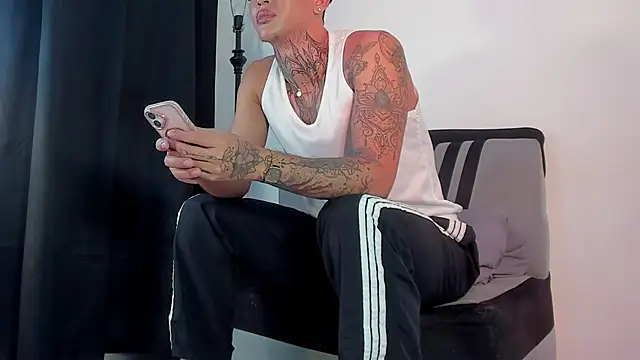damian_xxxl's Live XXX Chat