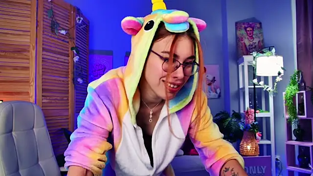 SeraphineDuskryn's Live XXX Chat