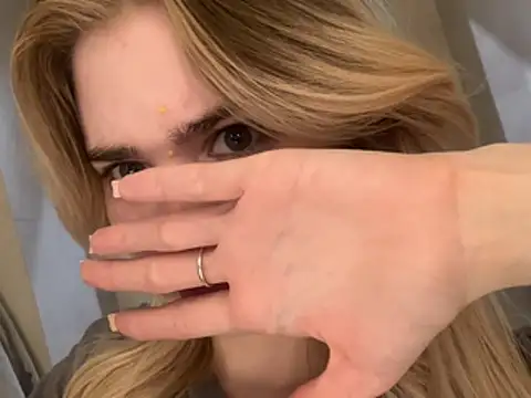 XXX chat uživo modela kirtova_