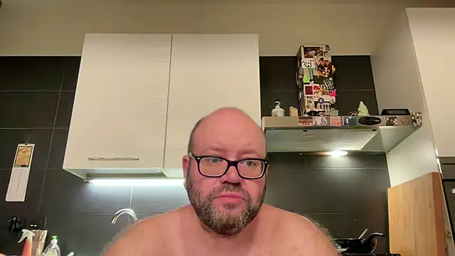 theitalianbear Chat XXX live