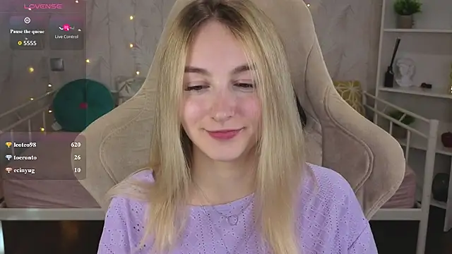 Chat XXX en directo de Shy_Polly