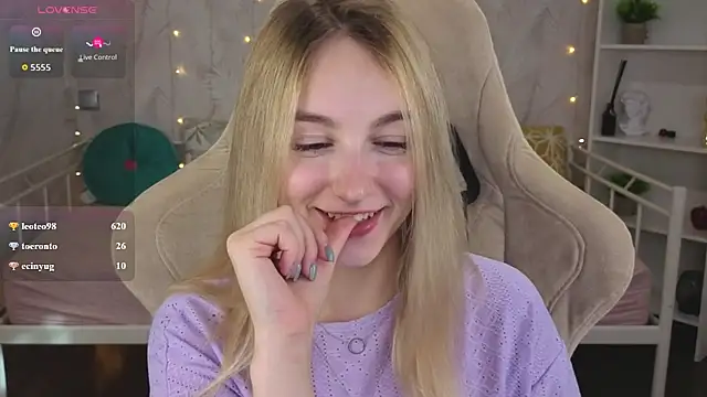 Chatroom XXX en direct de Shy_Polly