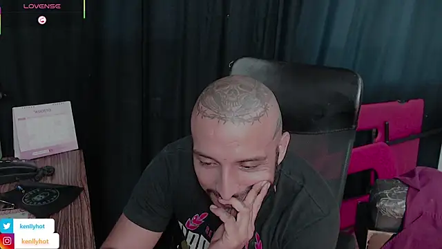 KenllyH live XXX chat