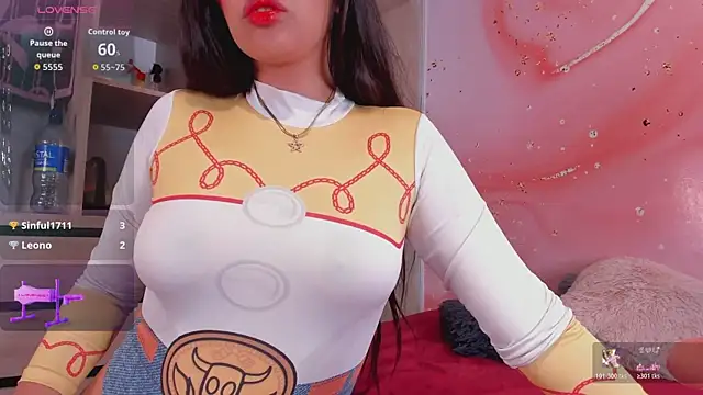 Sofi_Velvett Adlı Modelin Canlı XXX Sohbeti