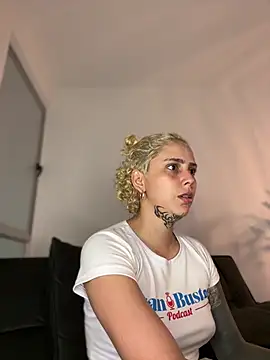 Chat +18 de Velvet1_ ao vivo