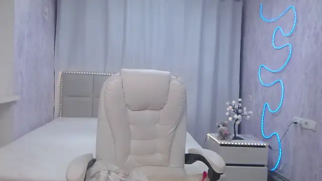 SallyVerda élő XXX-chatje