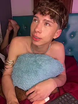 Kael_Prince Adlı Modelin Canlı XXX Sohbeti