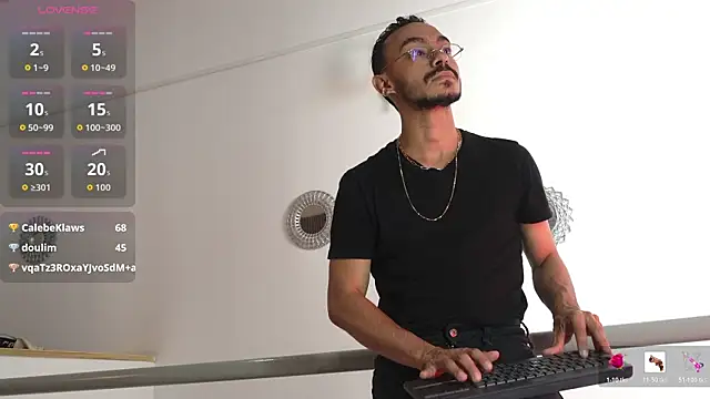 thomas_montiel's Live XXX Chat