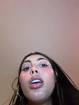 zui_lu's Live XXX Chat