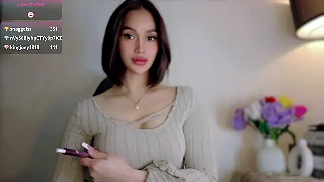 Anna_HollyDoll élő XXX-chatje