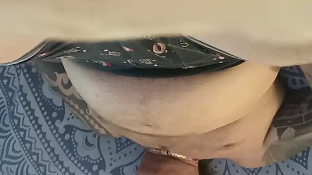 AmybabenThomas Show Webcam