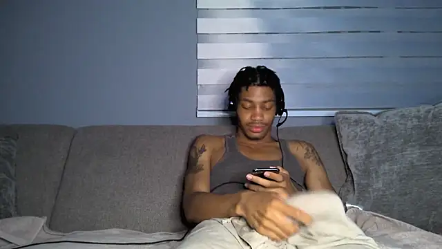 צ'אט XXX בשידור חי של BlackBullTitus