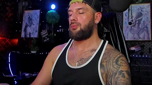 LexHardy live XXX chat