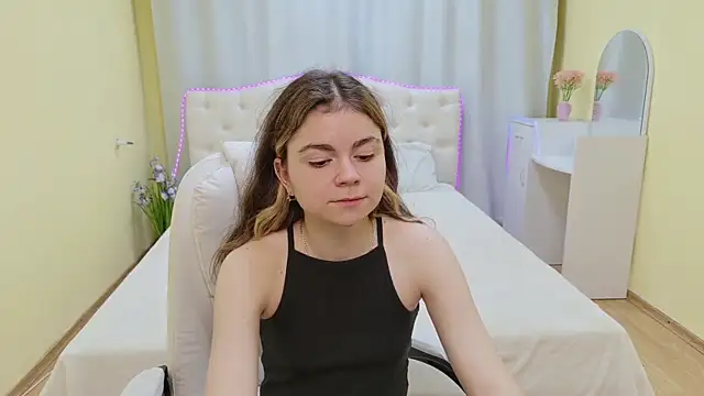 TinaRedly – Naživo XXX chat