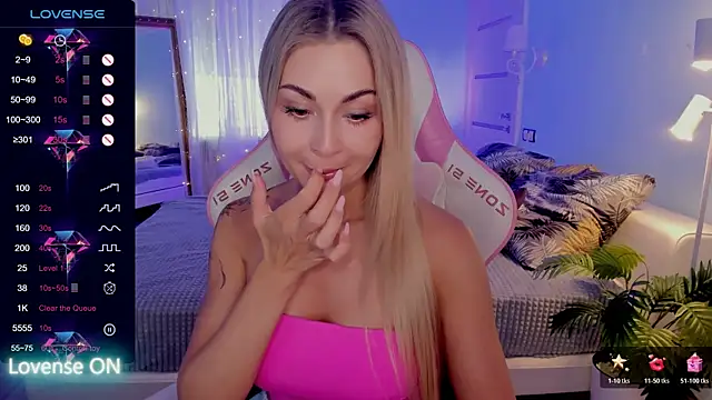 Živý XXX chat AdeleRoberts