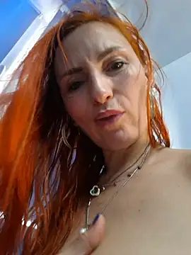 XXX chat uživo modela HelenWildCat