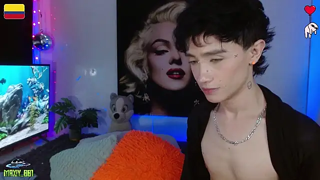 Онлайн чат XXX maxiy_001