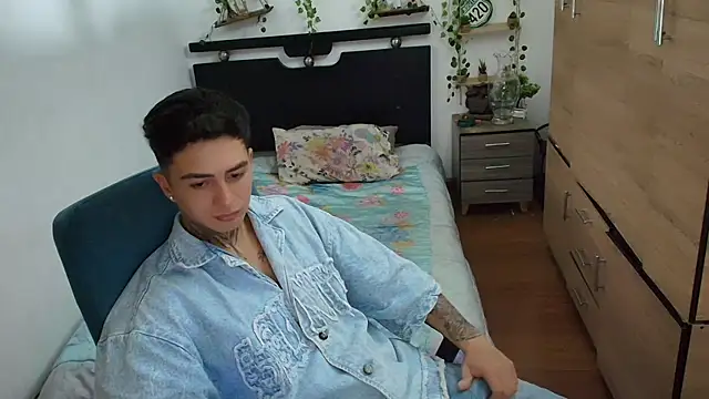 Chat +18 de santii_ss ao vivo