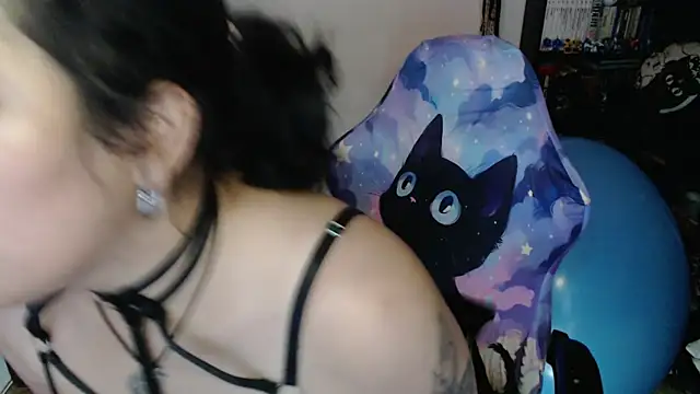 XXX chat uživo modela kureiji_hentaii