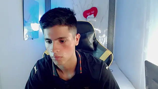 Chat +18 de Ascii_one ao vivo