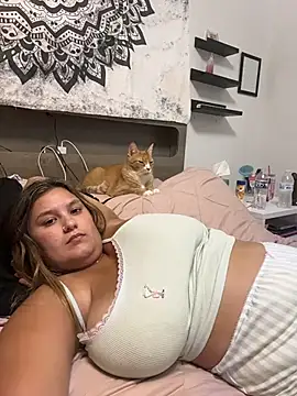 Latinamommy26 XXX чат на живо