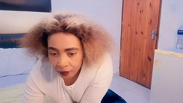 Chat XXX ao vivo de GiantBootyMilf