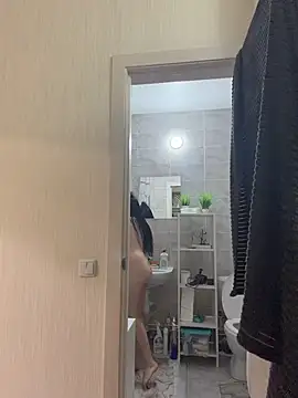 ChloeBrut Adlı Modelin Canlı XXX Sohbeti