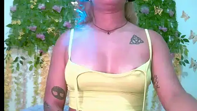 Crysrus' Live XXX Chat