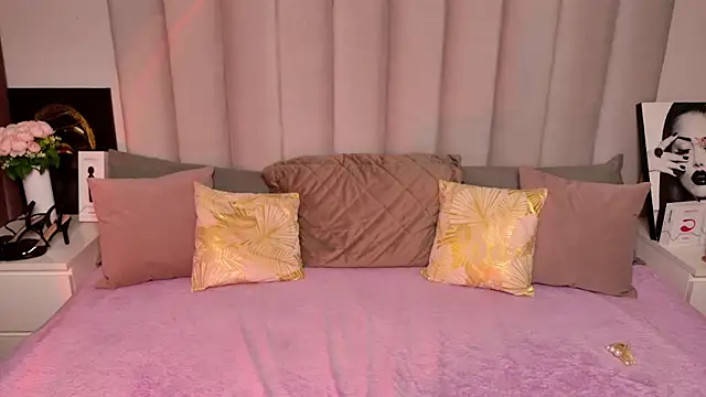 KattyWests Adlı Modelin Canlı XXX Sohbeti